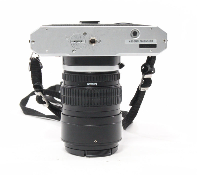 Pentax K1000 35mm SLR with a Tamron 28-70mm f/3.5-4.5 Lens