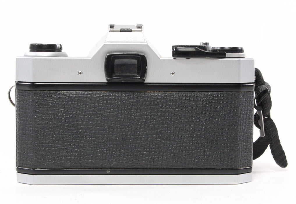 Pentax K1000 35mm SLR with a Tamron 28-70mm f/3.5-4.5 Lens
