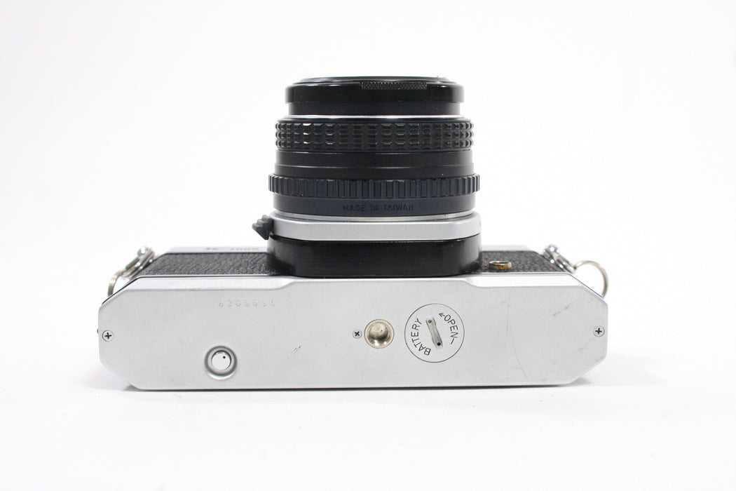 Pentax K1000 35mm Camera with 50mm f/2 Lens