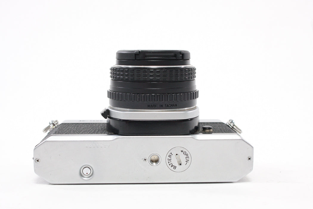 Pentax K1000 35mm SLR Camera with 50mm f/2 Lens