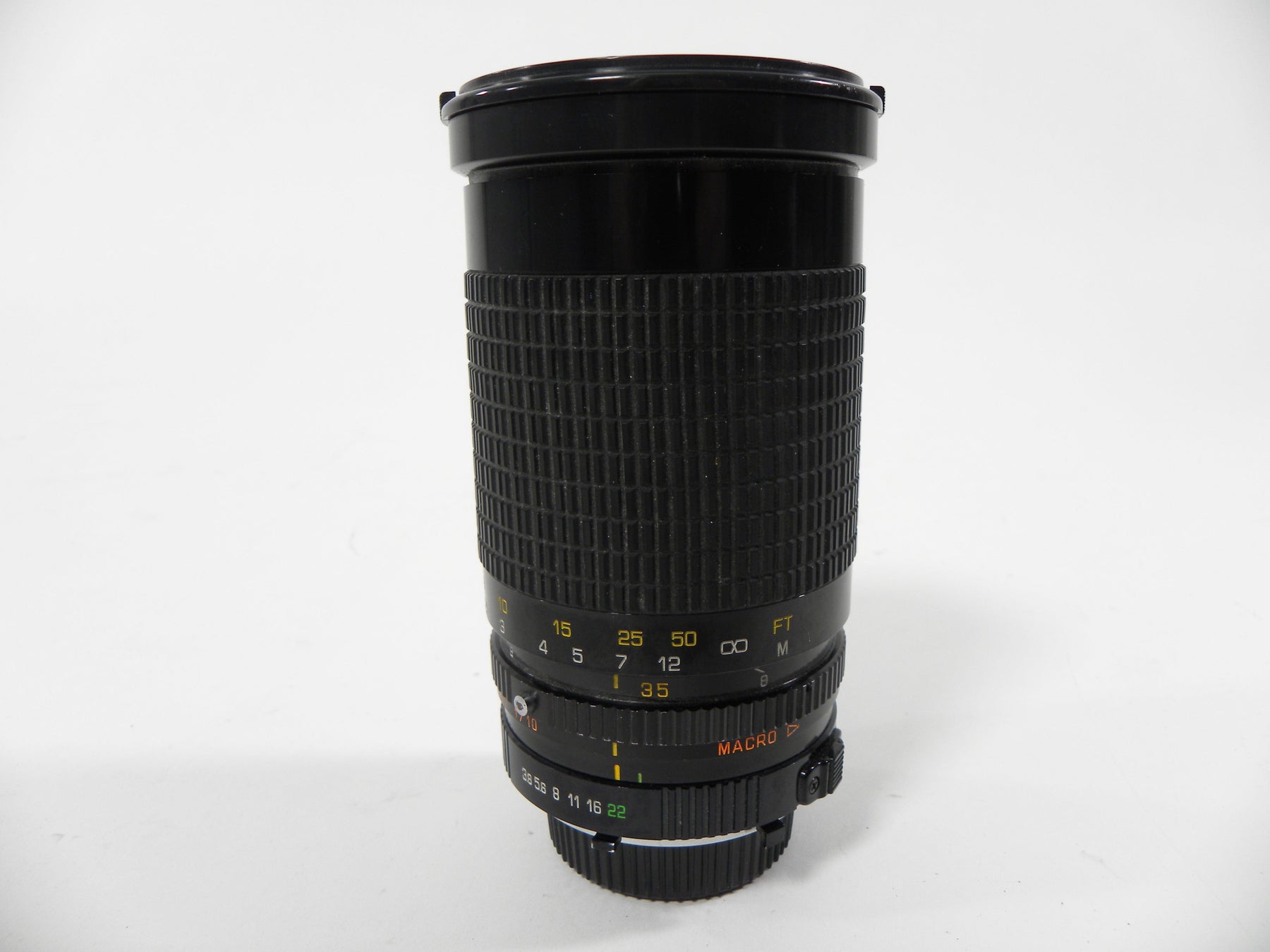 Quantary Auto Zoom Macro 35-200mm f3.8-5.3 Minolta MD Mount
