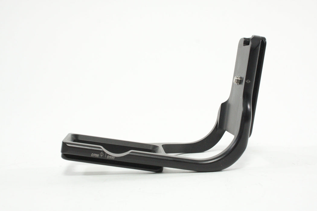 Really Right Stuff BMBD10-L B L-Plate for Nikon D300/D700 with Grip