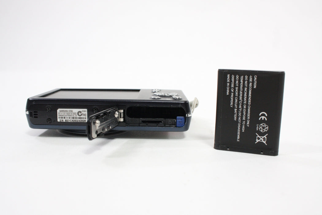 Samsung ST65 Digital Point-and-Shoot Camera 5x Zoom 14.2mp (Blue)