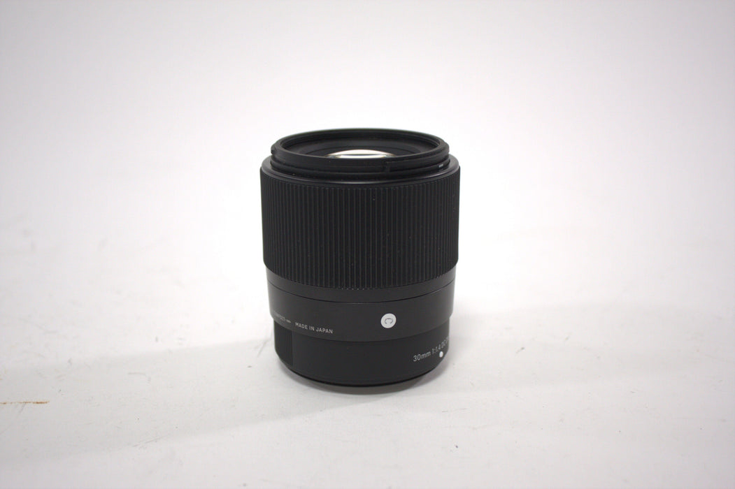 Sigma 30mm F/1.4 DC DN for Fuji Film X mount