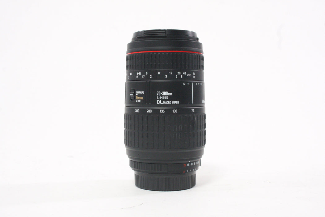 Sigma 70-300mm f/4-5.6 DL Macro Super Lens for Nikon AF Mount