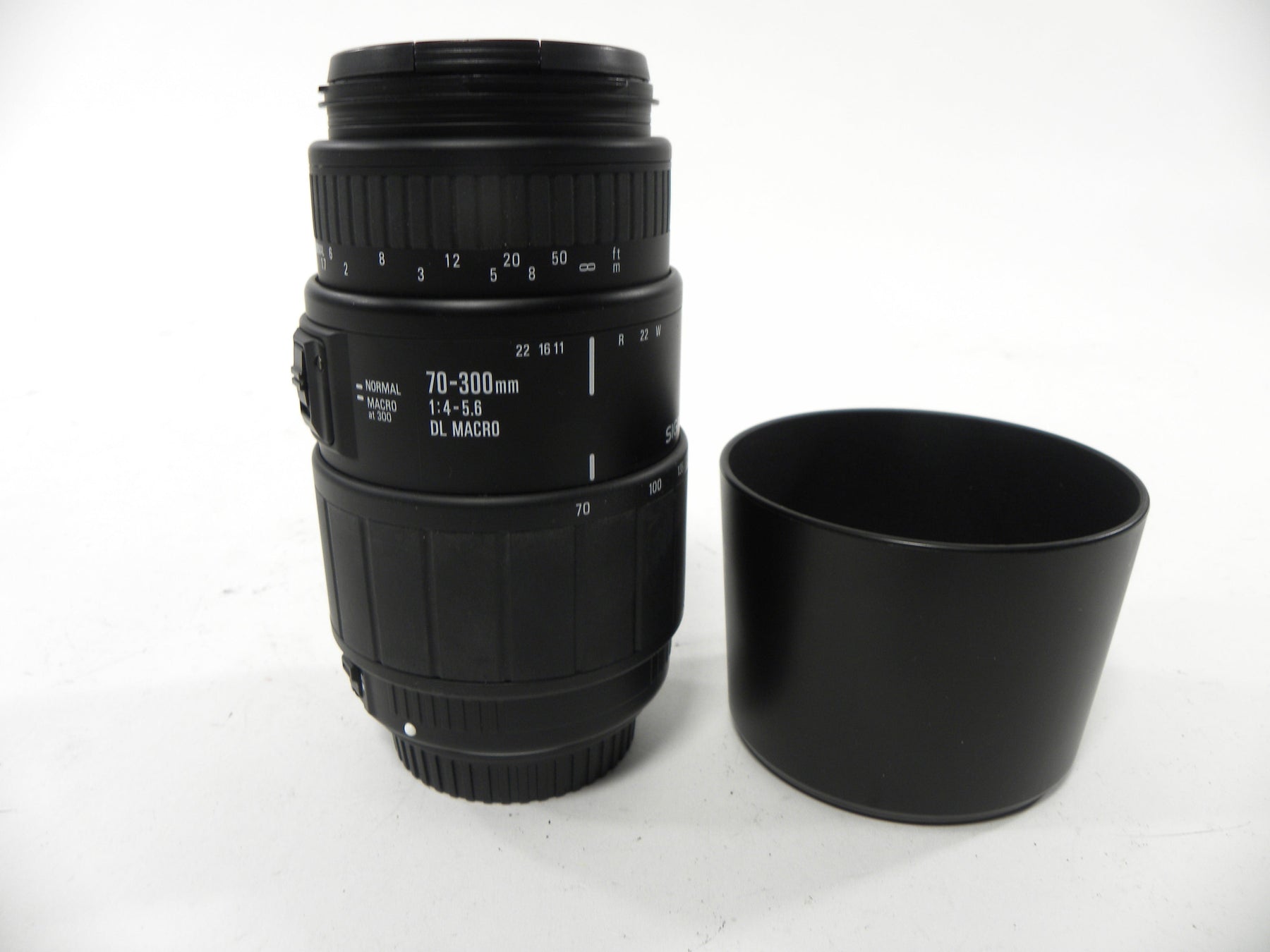 Sigma DL Macro 70-300mm f4-5.6 Canon EF Mount