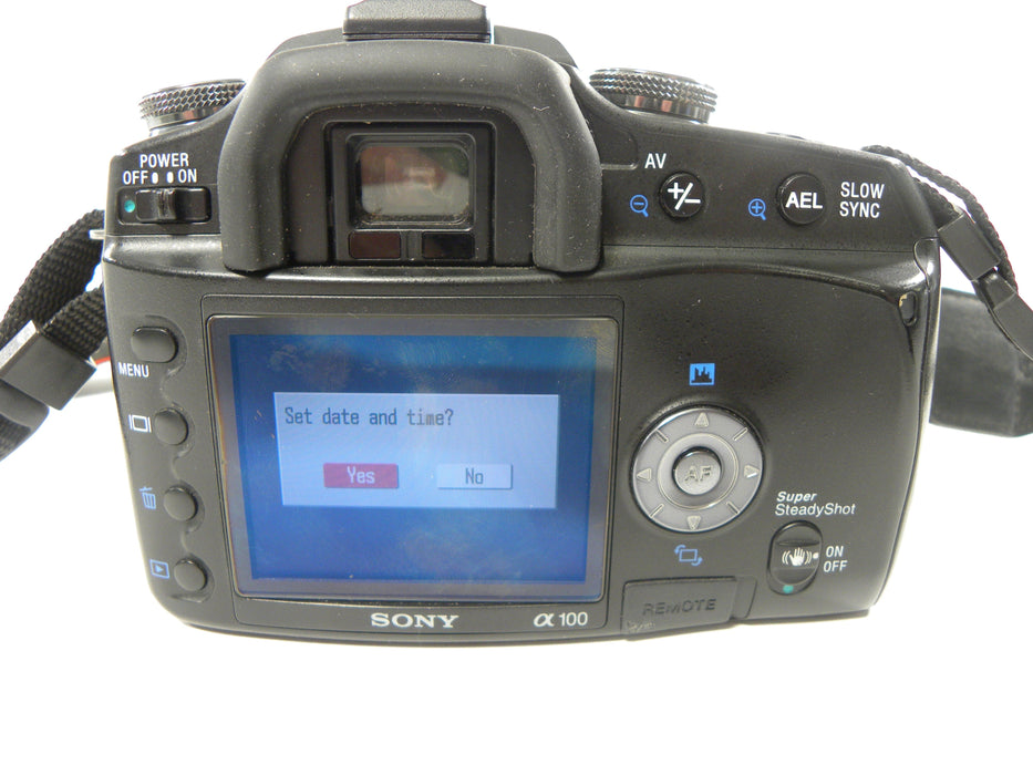 Sony a100 10.2mp Digital SLR w/DT 18-70mm f3.5-5.6