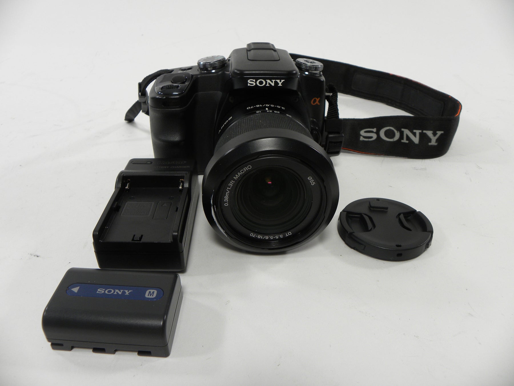 Sony a100 10.2mp Digital SLR w/Sony DT Macro 18-70mm f3.5-5.6