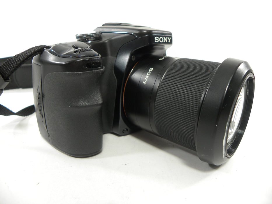 Sony a100 10.2mp Digital SLR w/Sony DT Macro 18-70mm f3.5-5.6