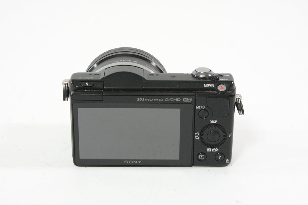 Sony a5000 with E 16-50mm F3.5-5.6/PZ OSS - Shutter Count 4418