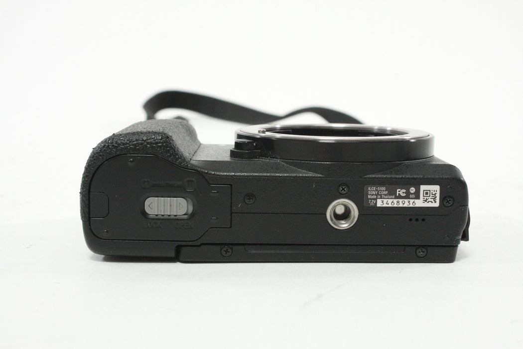 Sony a5100 Mirrorless Camera Body AS-IS