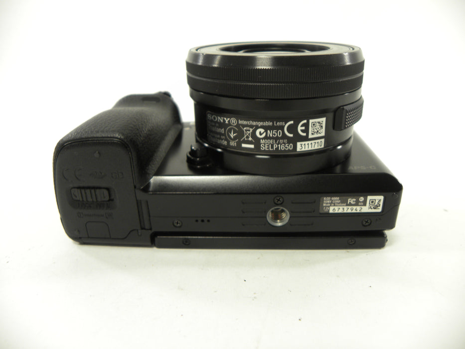 Sony a6000 24.3mp Mirrorless Digital w/16-50 PZ OSS Shutter Ct. 6,031