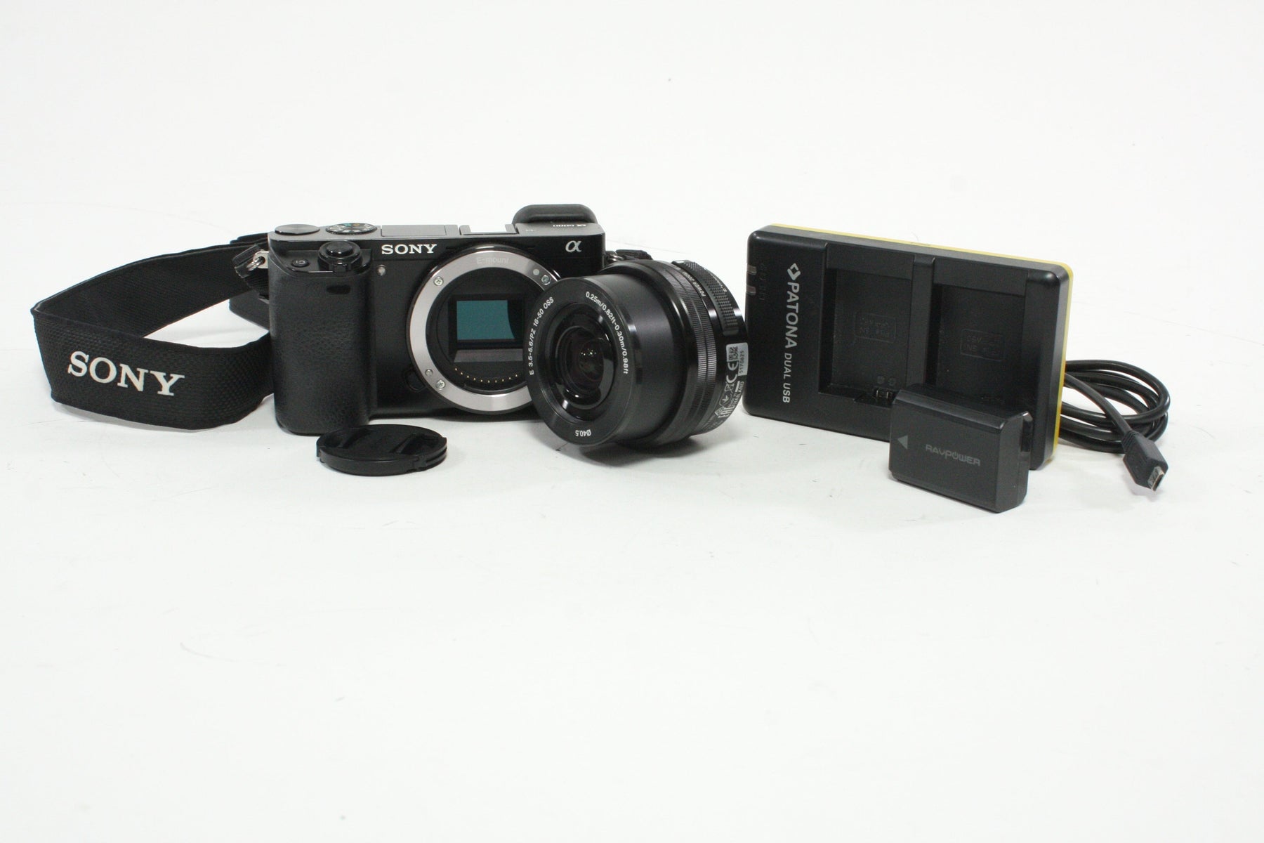 Sony a6000 Digital Mirrorless Camera with 16-50mm f/3.5-5.6 PZ with Shutter Count 11,094