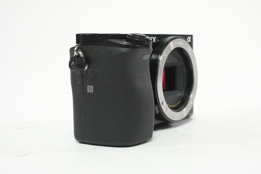 Sony a6000 Mirrorless Digital Camera with Shutter Count 16,830