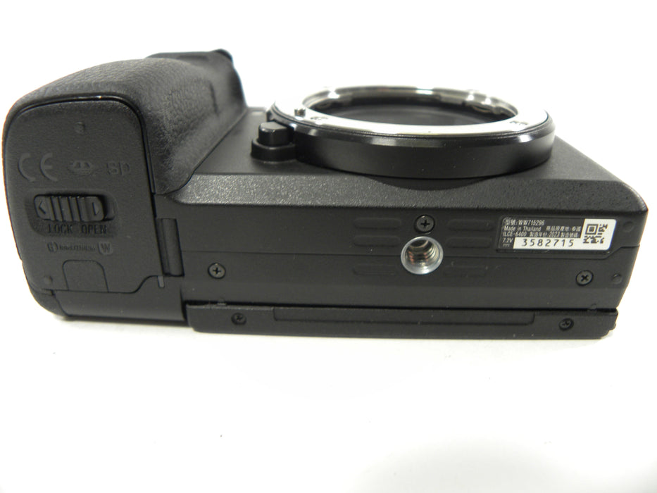 Sony a6400 24mp Digital Mirrorless camera body only Shuttery Ct. 11,921 (Parts)