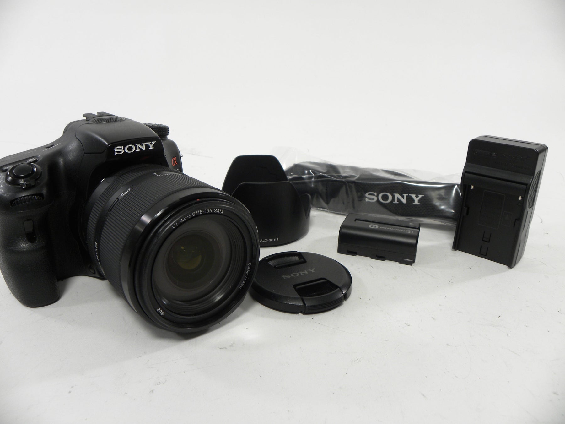 Sony a65 24.3mp Digital SLR w/ DT 18-135mm f3.5-5.6 A Mount