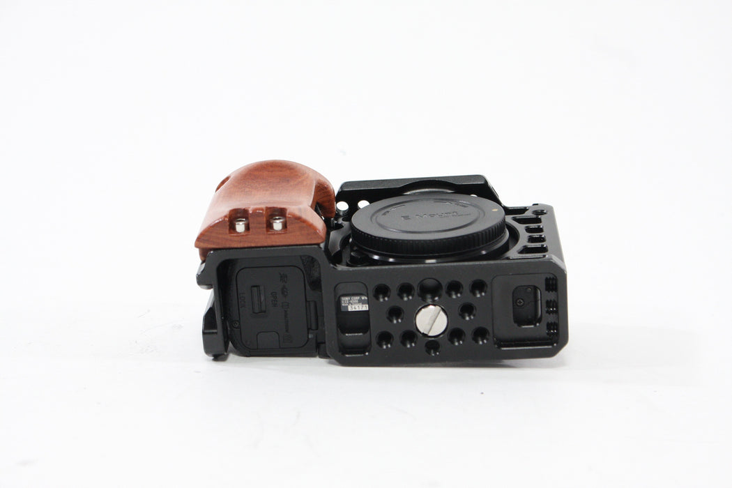 Sony a6500 w/ SmallRig Cage SC#15499