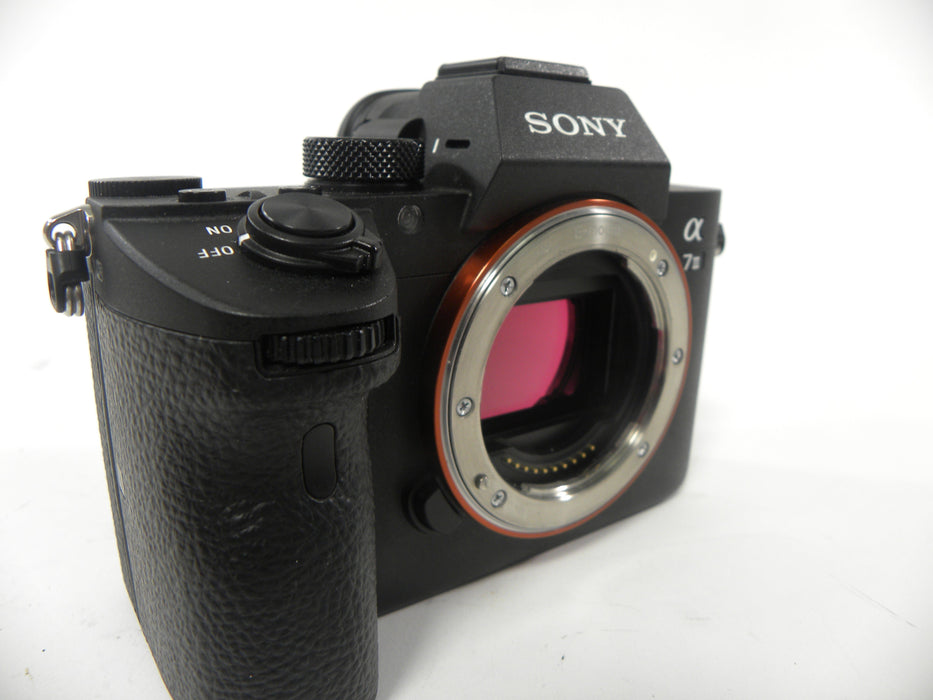 Sony a7 III 24.2mp Mirrorless Digital Body Only Shutter Ct. 4,151