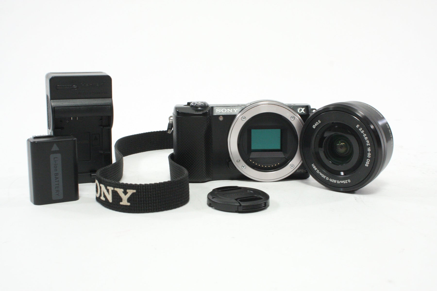 Sony Alpha a5000 Camera with 16-50mm f.3.5-5.6 Power Zoom Lens Shutter Count ONLY 768