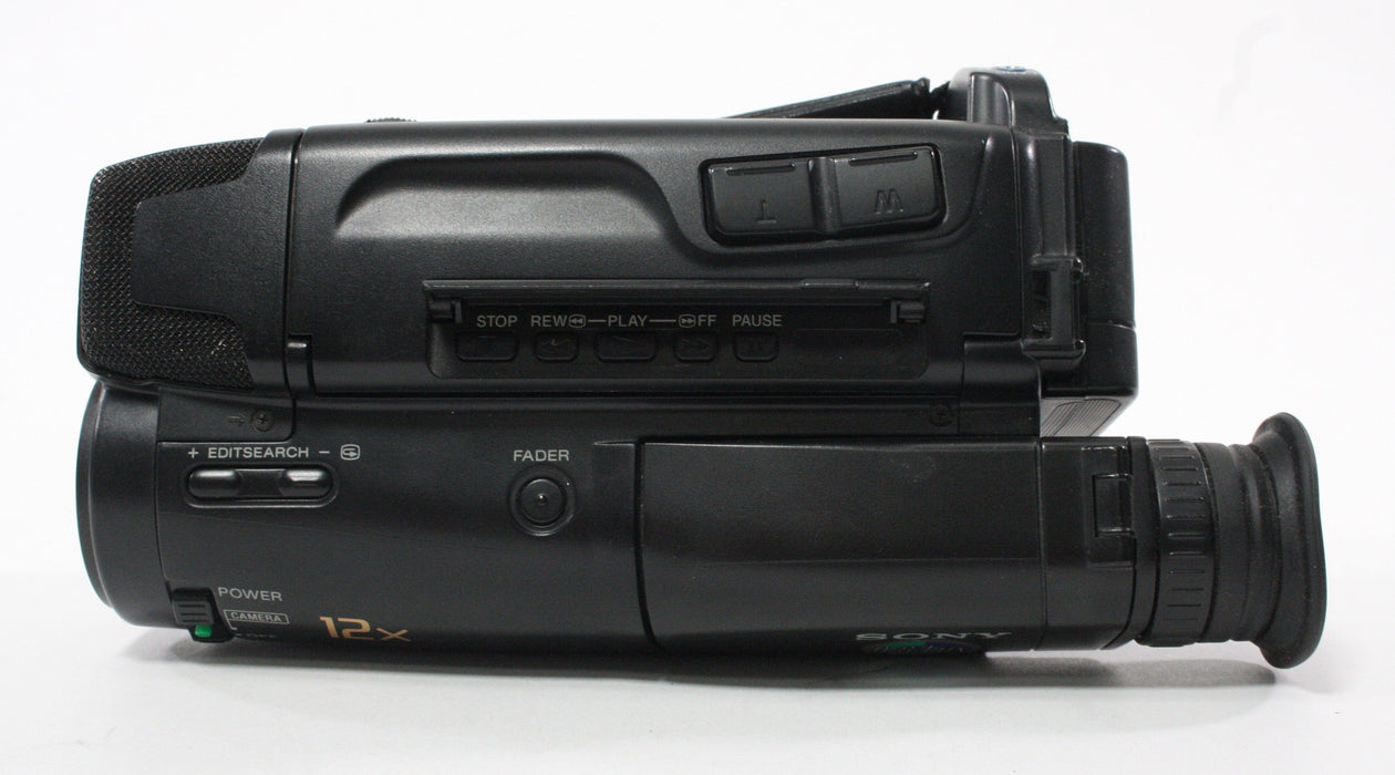 Sony CCD-TR23 Handyman Video 8 Camcorder