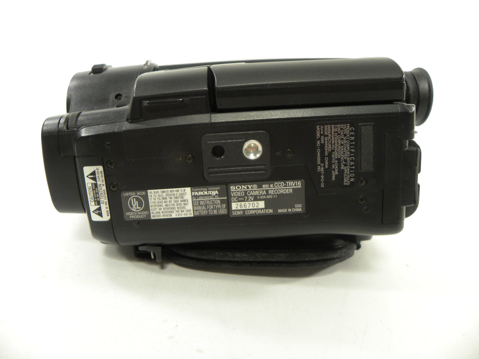 Sony CCD-TRV16 Video 8 XR Handycam Camcorder
