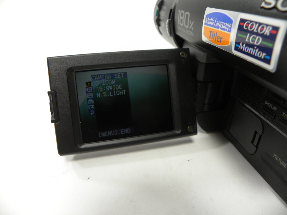 Sony CCD-TRV16 Video 8 XR Handycam Camcorder