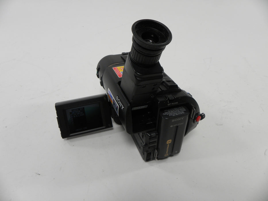 Sony CCD-TRV16 Video 8 XR Handycam Camcorder