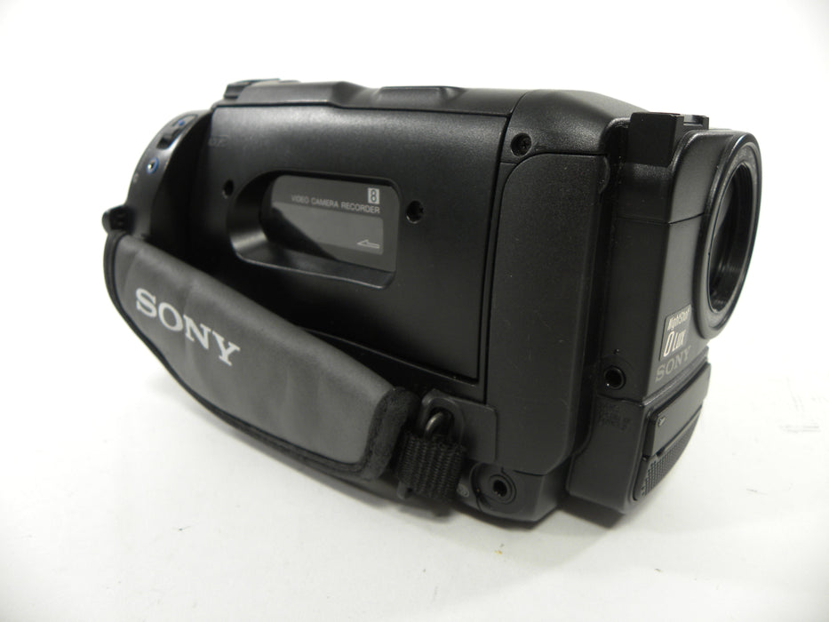 Sony CCD-TRV16 Video 8 XR Handycam Camcorder