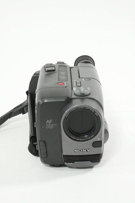 Sony CCD-TRV40 Video 8 Camcorder