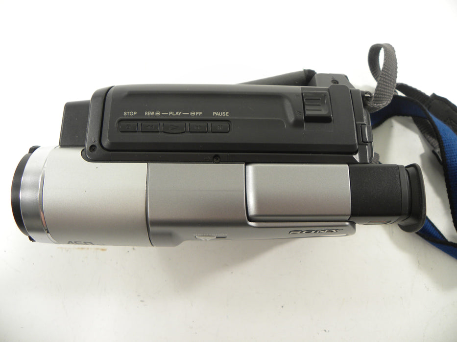 Sony CCD-TRV818 Hi8 Handycam Camcorder