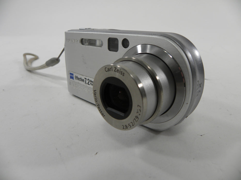 Sony Cyber Shot DSC-P200 7.2mp Digital Camera