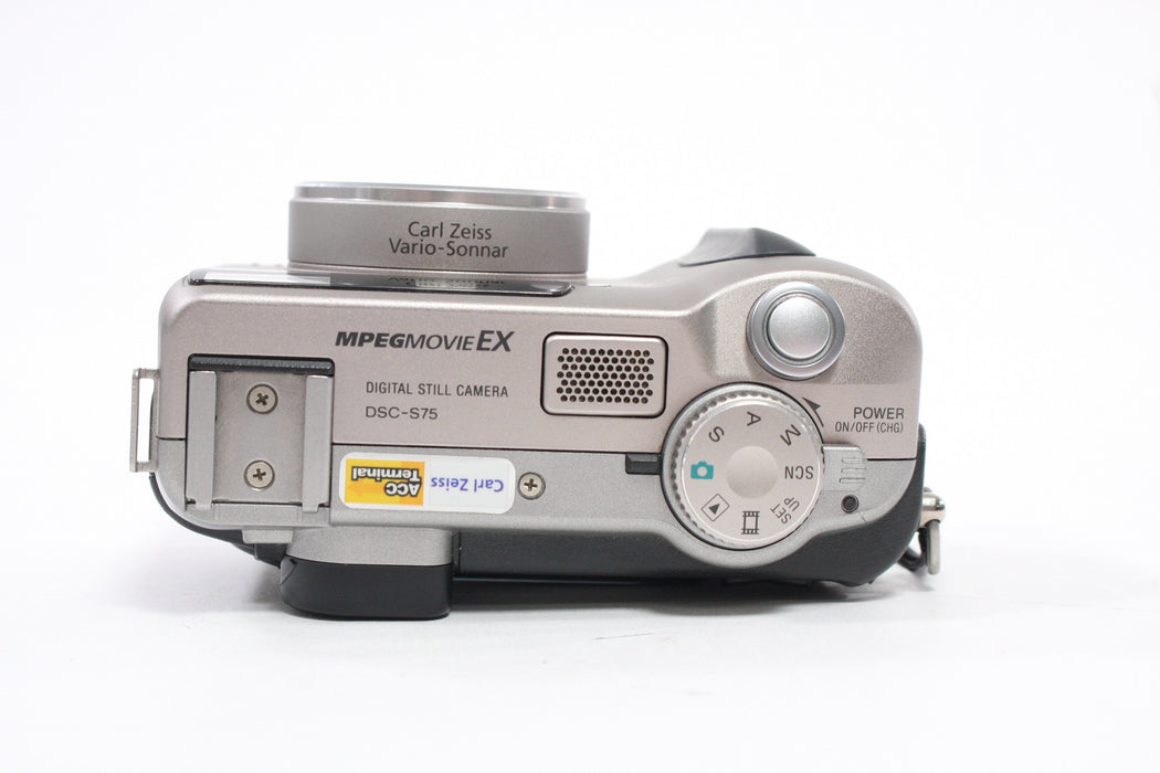 Sony Cyber-shot DSC-S75 Digital Point-and-Shoot Camera 6x Zoom 3.3mp