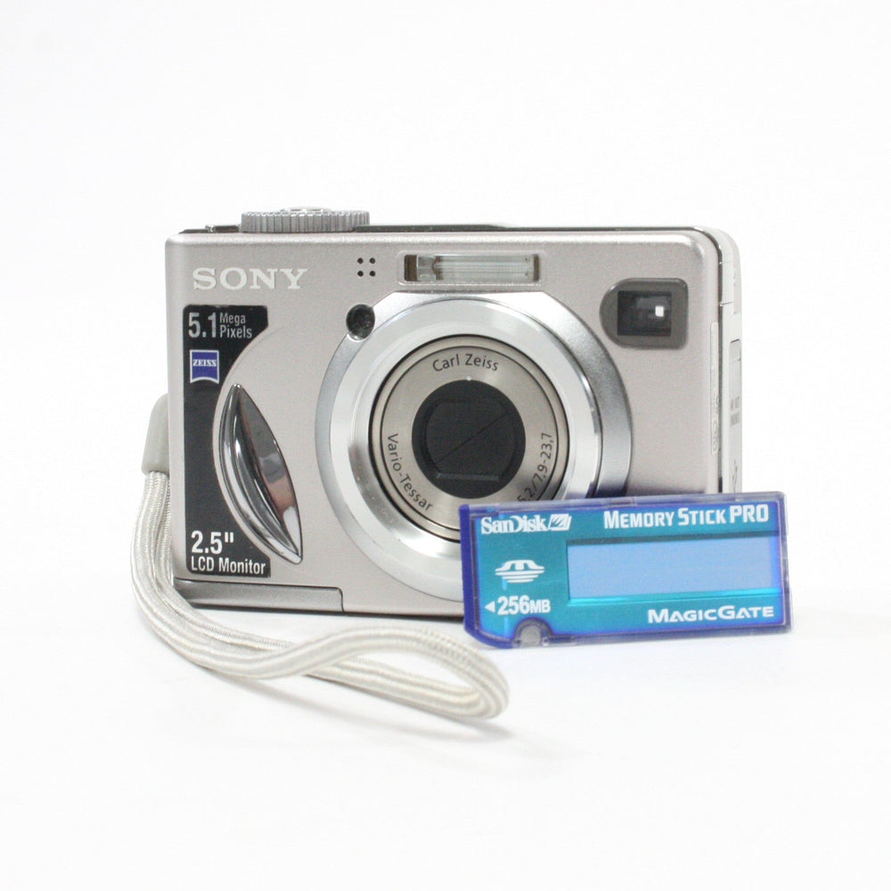 Sony Cyber Shot DSC-W5 3x Zoom 5.1mp with specialty card included (Silver)