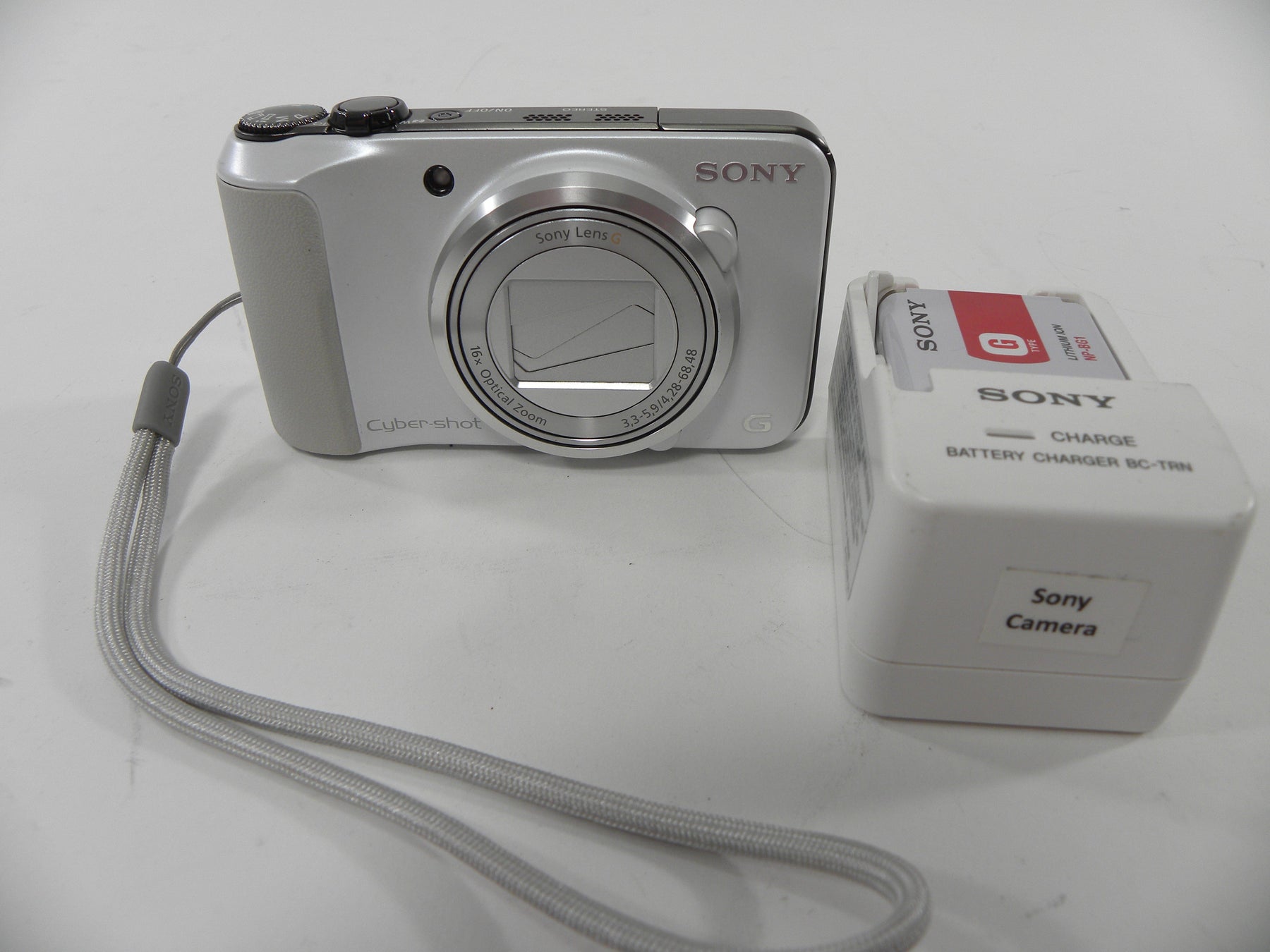 Sony Cyber Shot G DSC-HX10V 18.2mp Digital Camera (White)