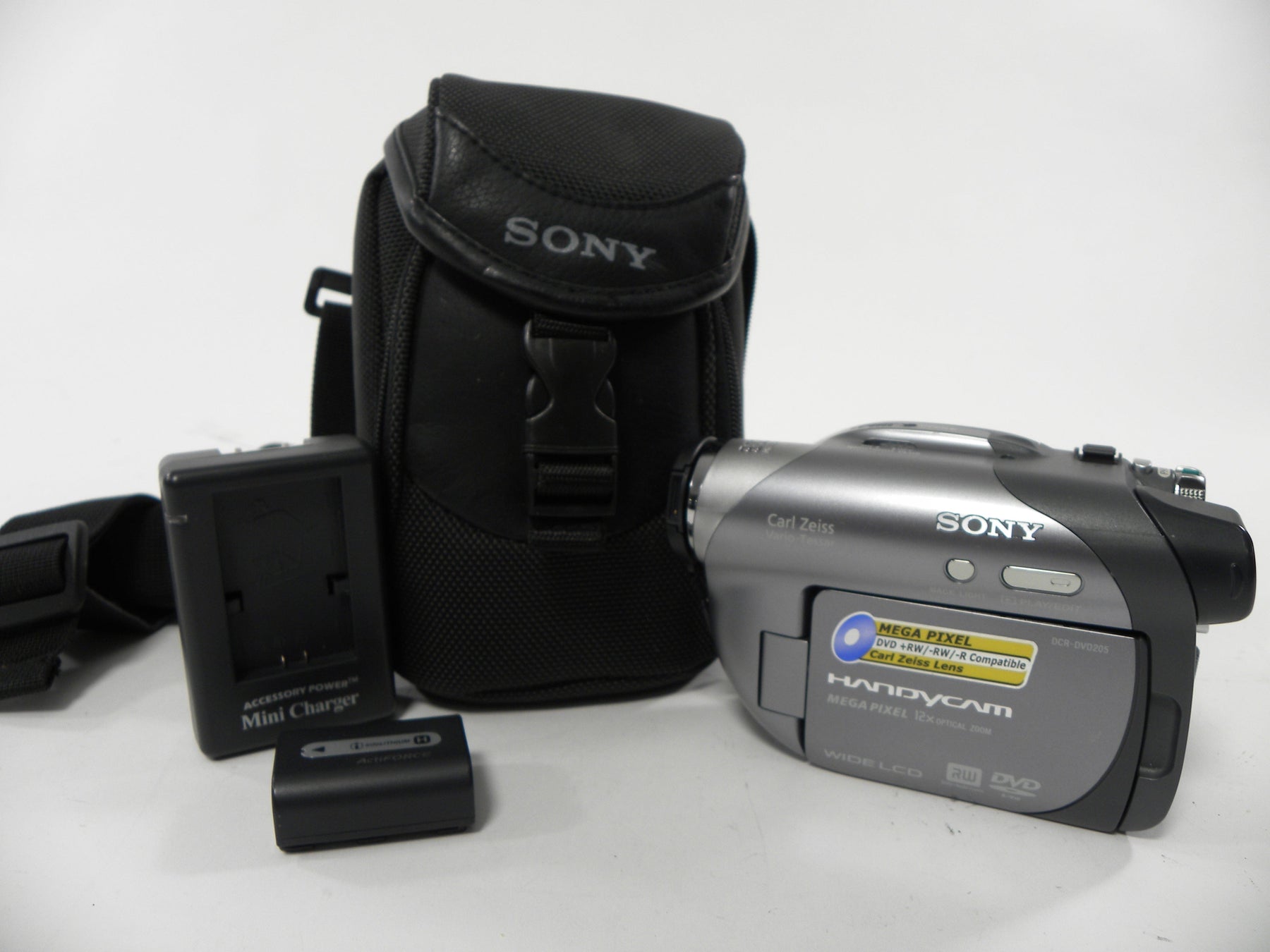 Sony DCR-DVD205 RW Handycam Camcorder