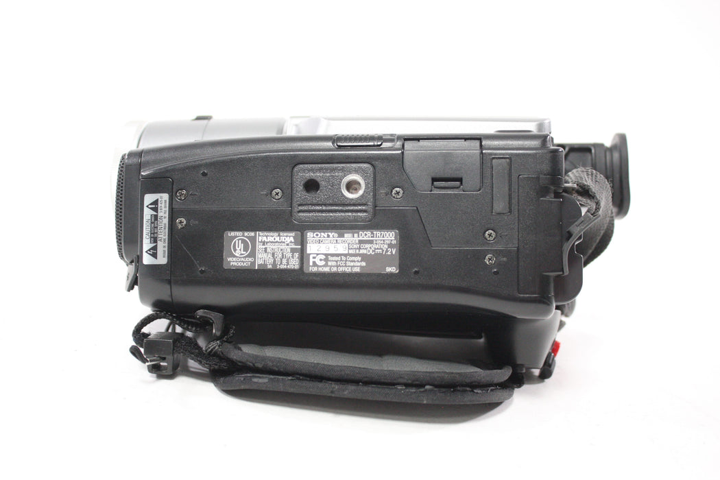 Sony DCR-TR7000 Digital 8 Handycam Camcorder AS-IS