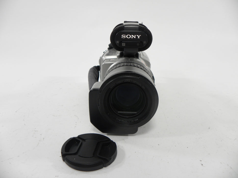 Sony DCR-VX2000 MiniDV Super Steady Shot Camcorder