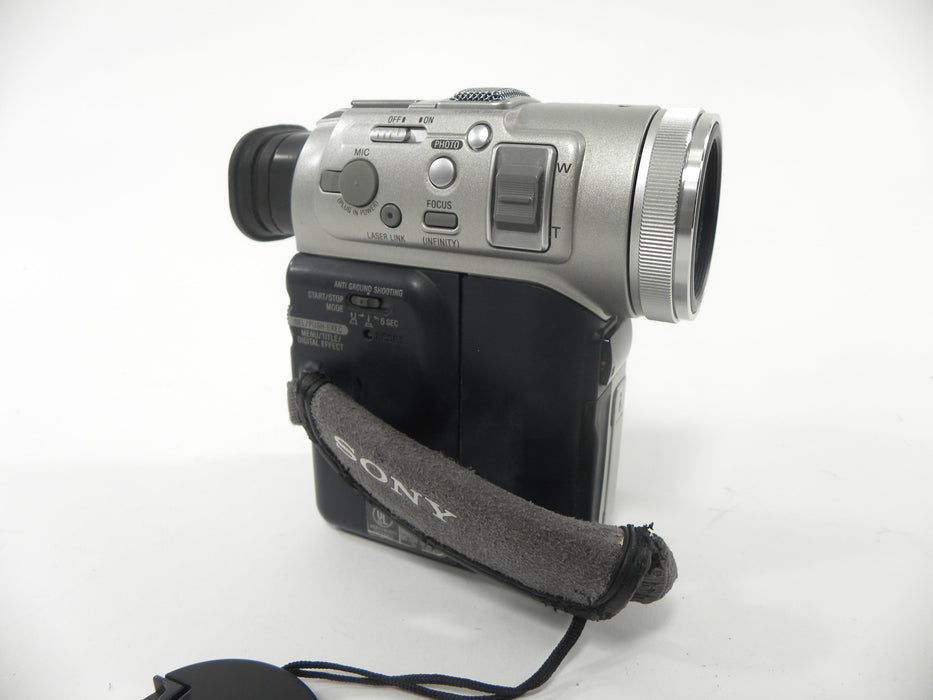 Sony Digital Handycam DCR-PC100 Mini DV