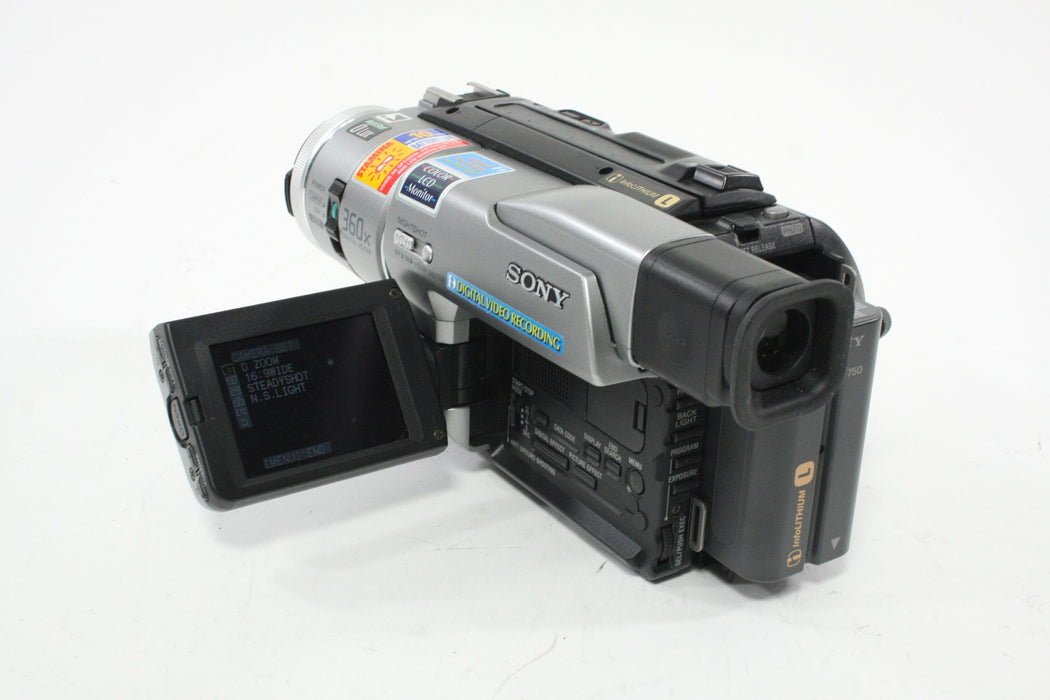 Sony Digital Handycam DCR-TRV103 NTSC Camcorder