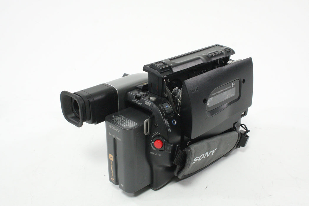 Sony Digital Handycam DCR-TRV103 NTSC Camcorder