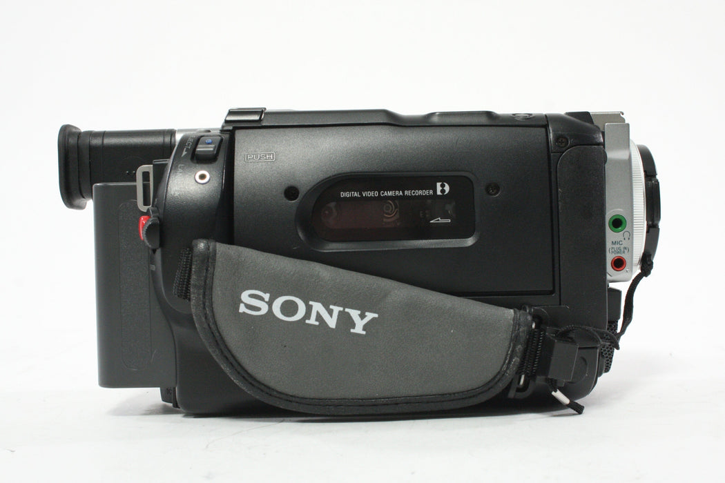 Sony Digital Handycam DCR-TRV103 NTSC Camcorder