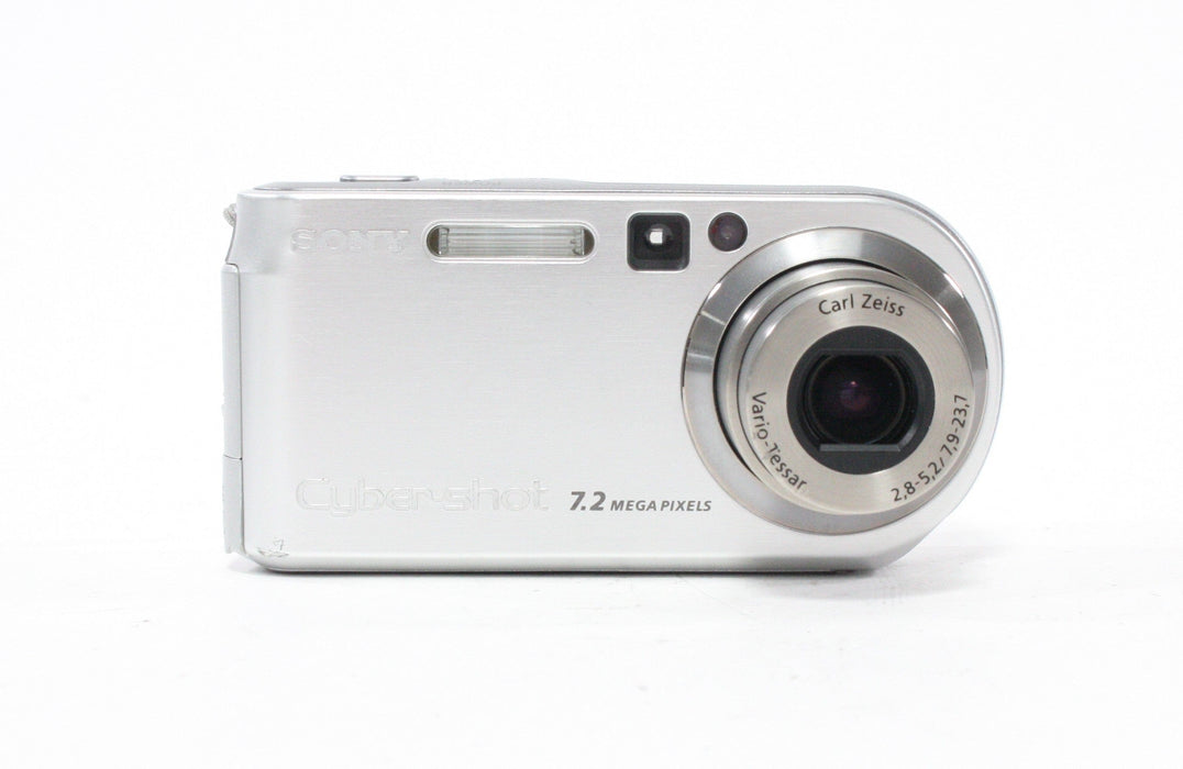 Sony DSC-P200 Digital Point-and-Shoot Camera 3x Zoom 7.2mp