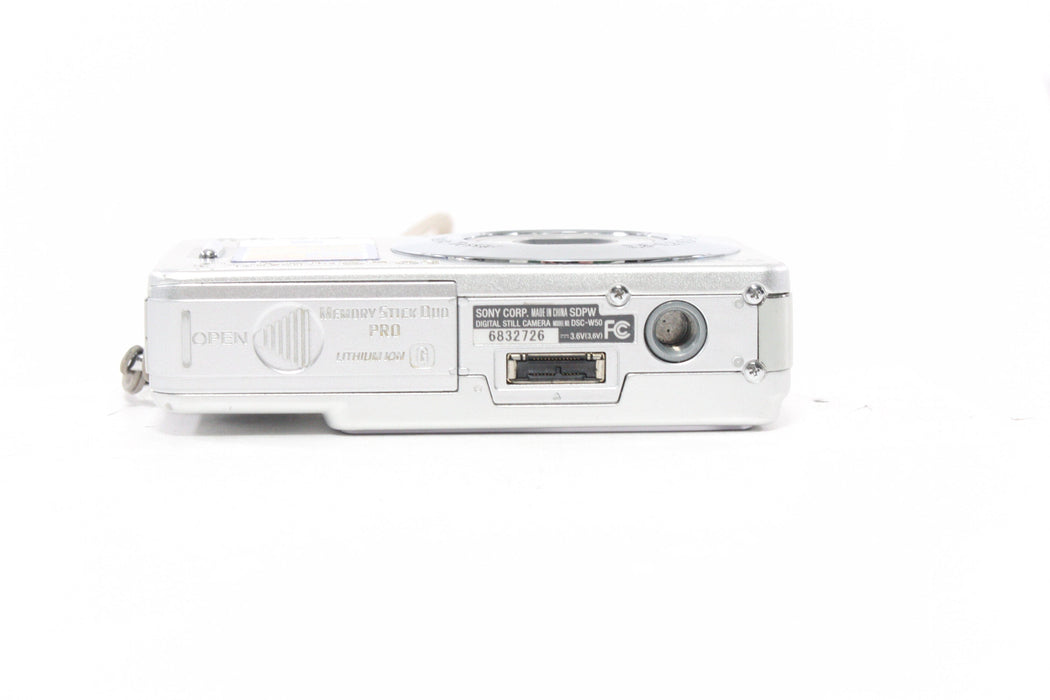Sony DSC-W50 Digital Point-and-Shoot Camera 16x Zoom 16.2mp