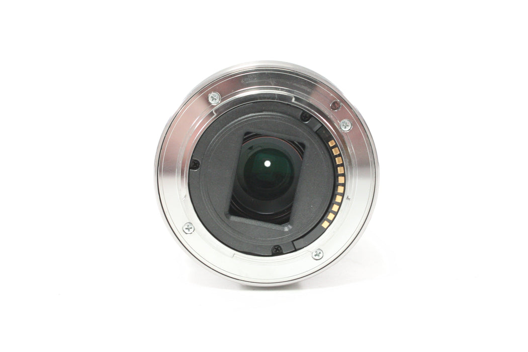Sony E 55-210mm f/4.5-6.3 OSS Lens for Sony E Mount AS-IS