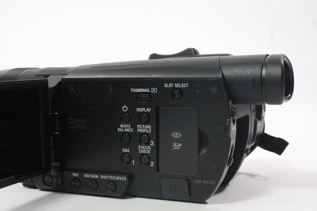 Sony FDR-AX700 Handycam IN BOX