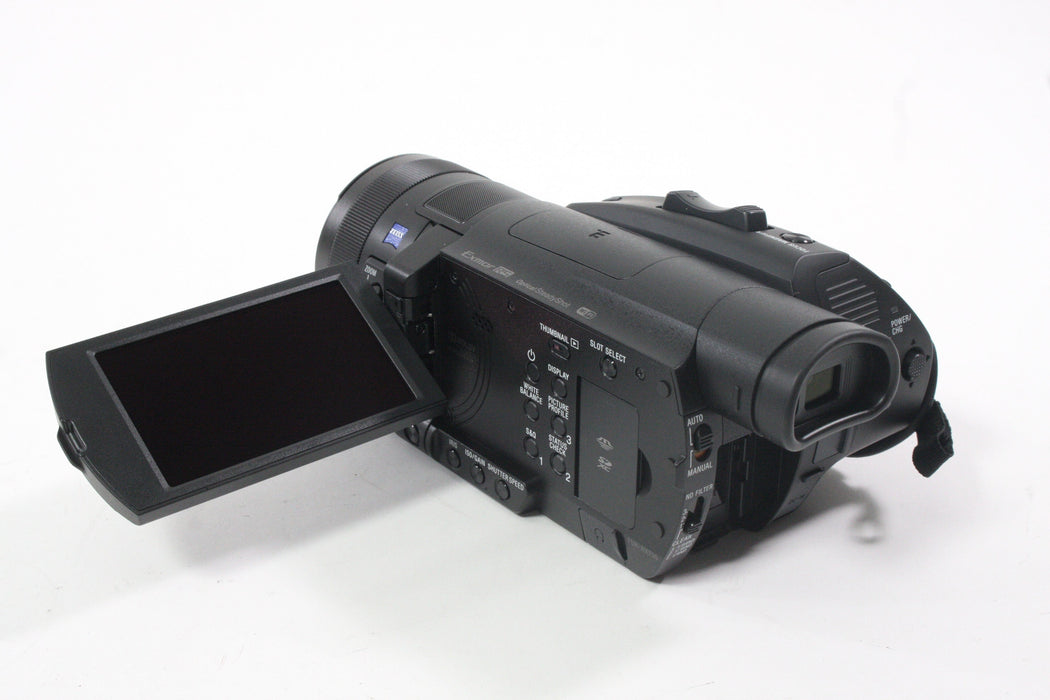 Sony FDR-AX700 Handycam IN BOX