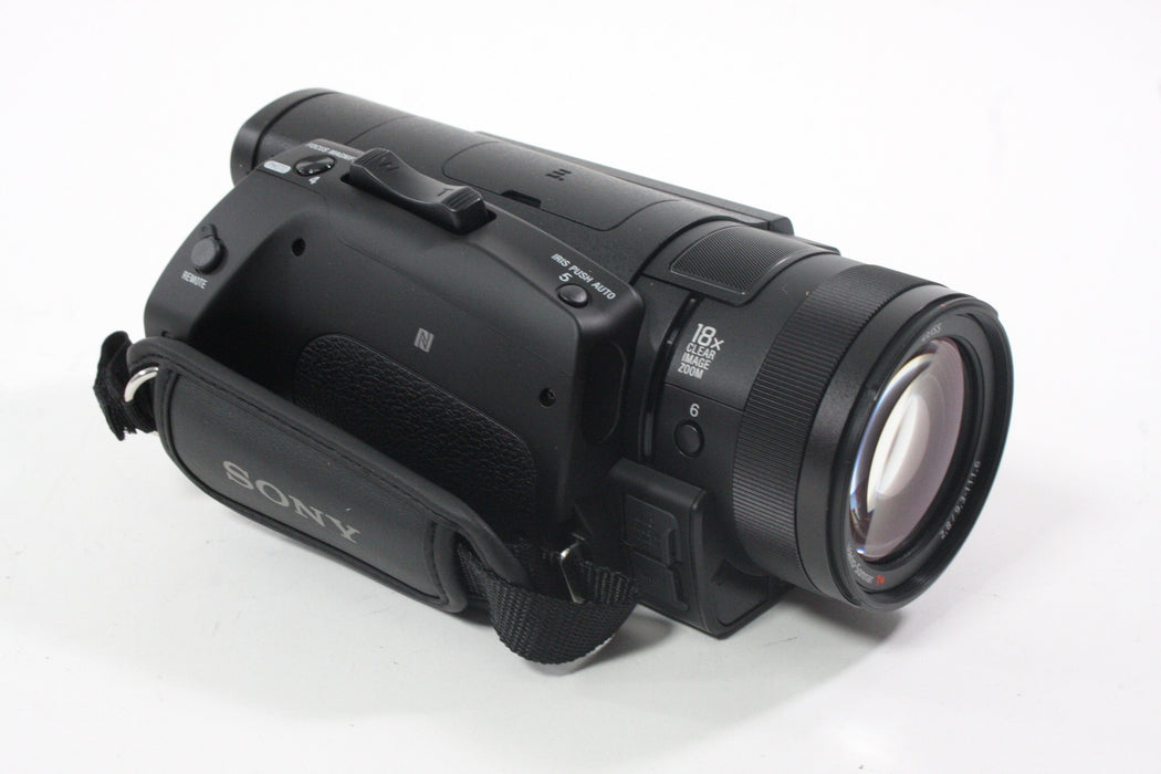 Sony FDR-AX700 Handycam IN BOX