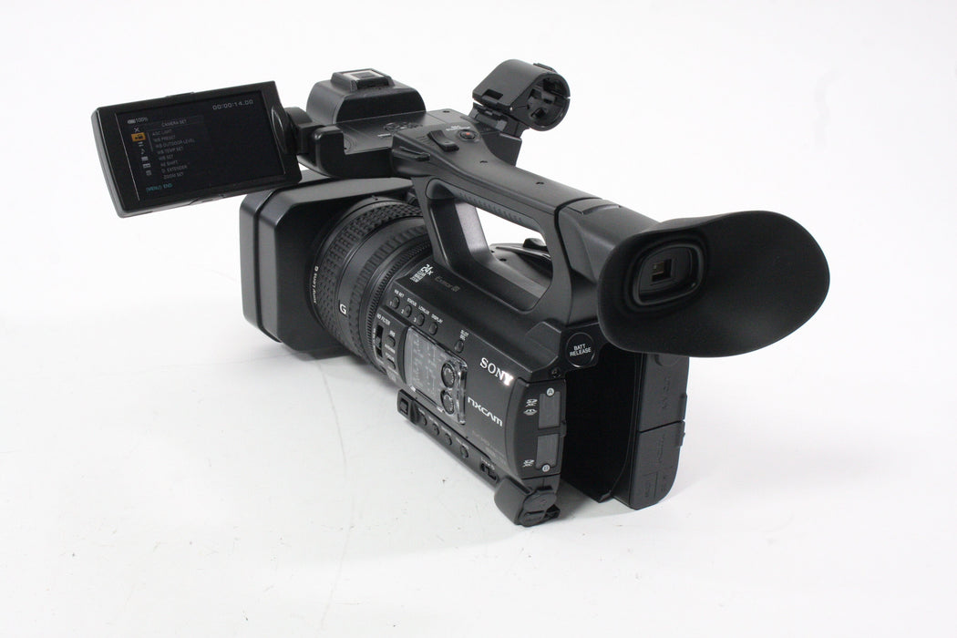 Sony HXR-NX100 Full HD NXCAM Camcorder with 10 hours of Usage.LIKE NEW