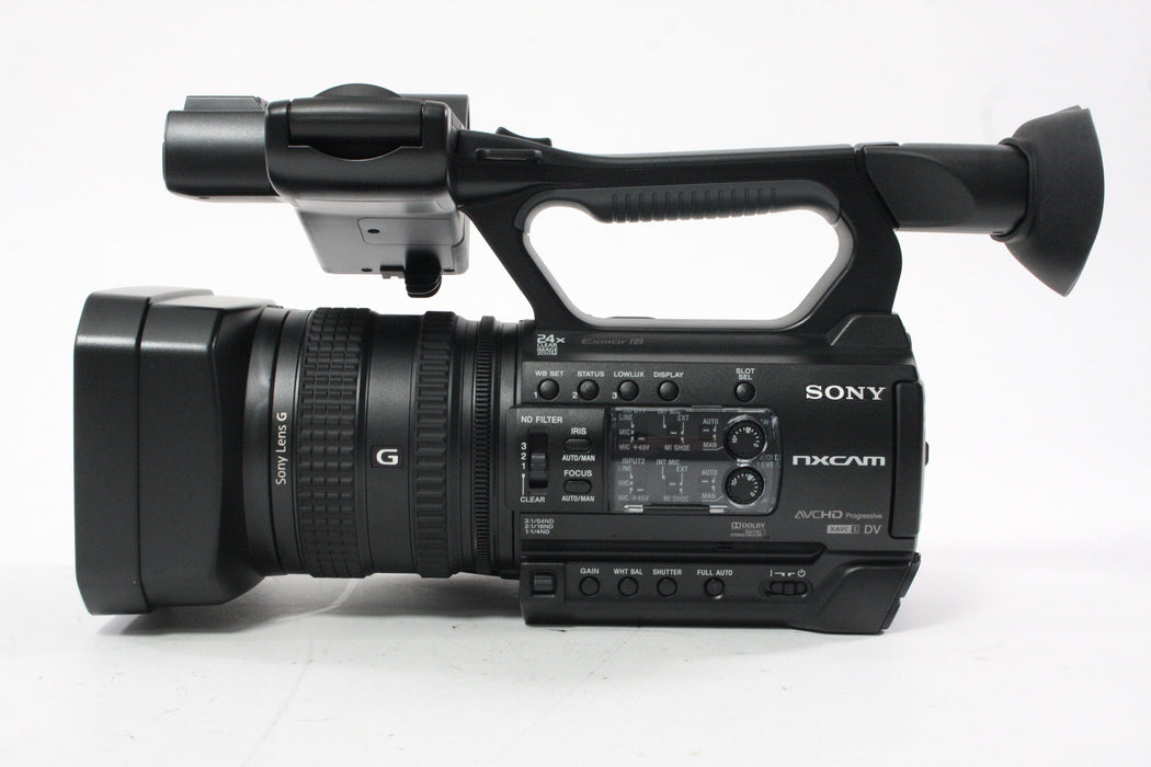 Sony HXR-NX100 Full HD NXCAM Camcorder with 10 hours of Usage.LIKE NEW