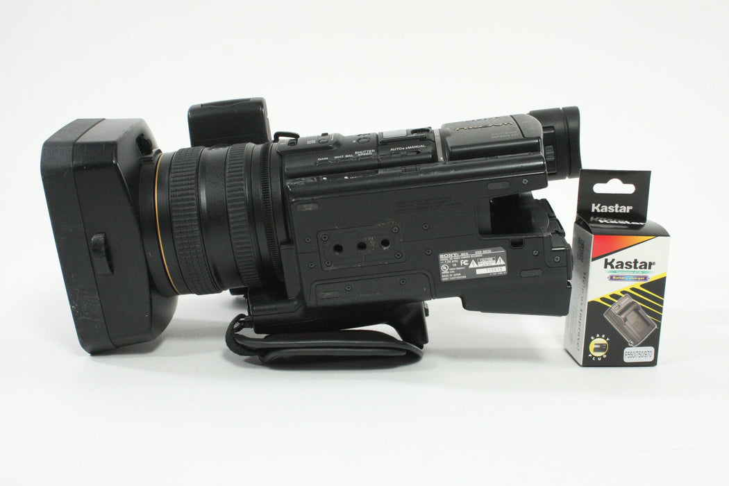 Sony HXR-NX5U NXCAM Professional Camcorder - 550  hours usage - Selling as-is.